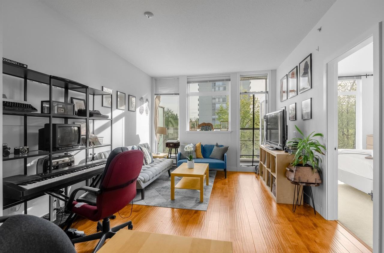 5692 Kings Road - Photo 7 of 18