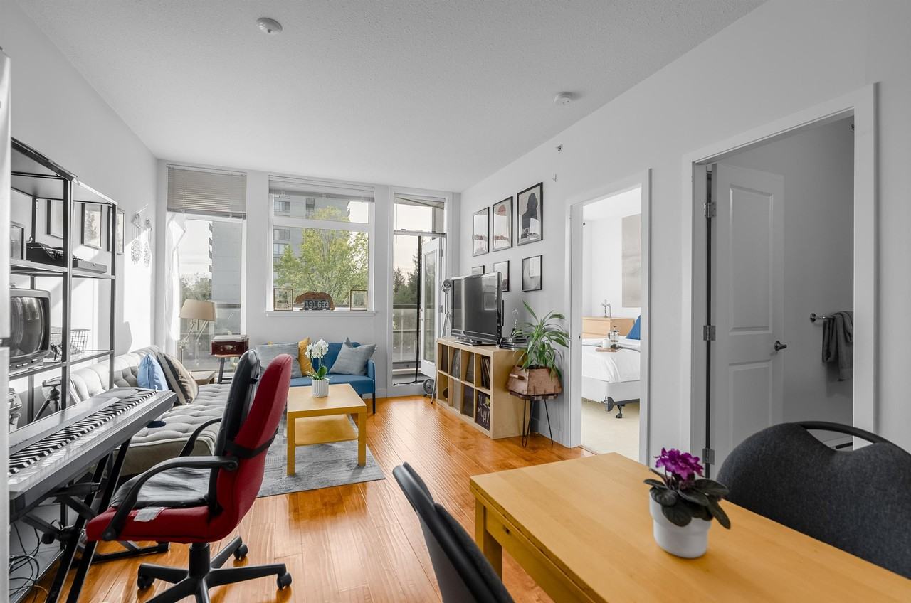 5692 Kings Road - Photo 4 of 18