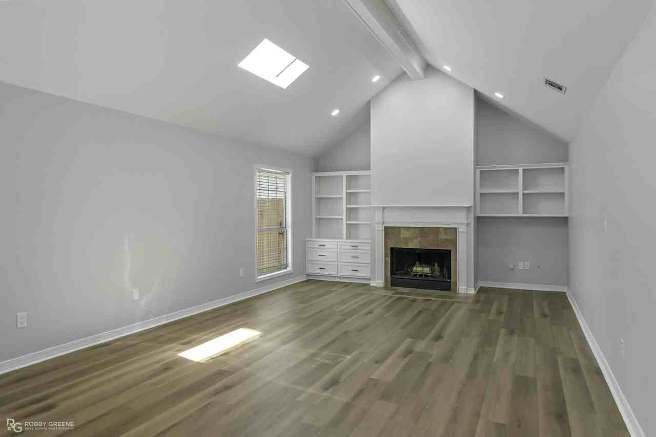 409 Persimmon Drive - Photo 2 of 32
