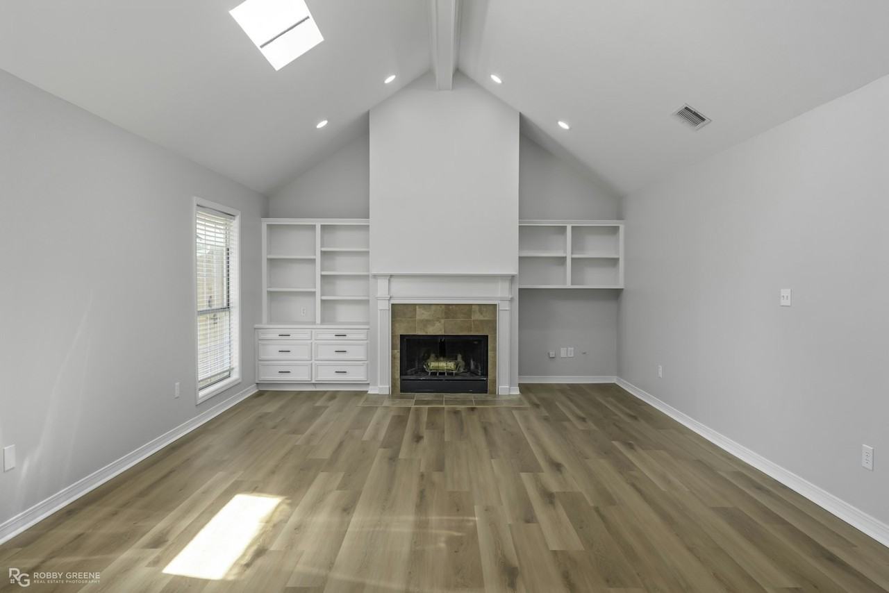 409 Persimmon Drive - Photo 3 of 32