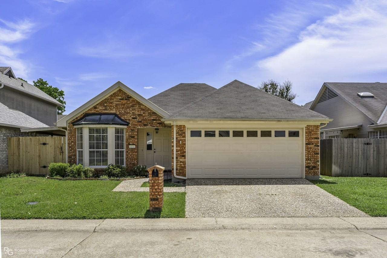 409 Persimmon Drive - Photo 6 of 32