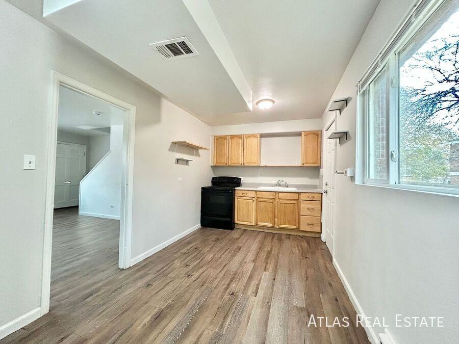 1853 W Mosier Pl - Photo 2 of 14