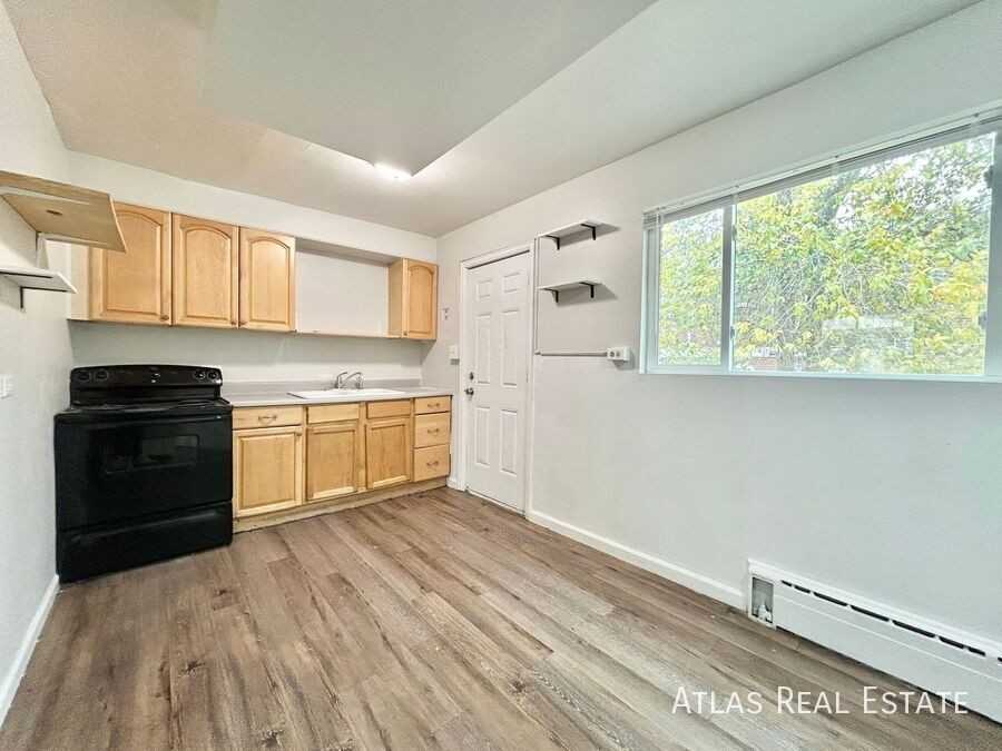 1853 W Mosier Pl - Photo 3 of 14