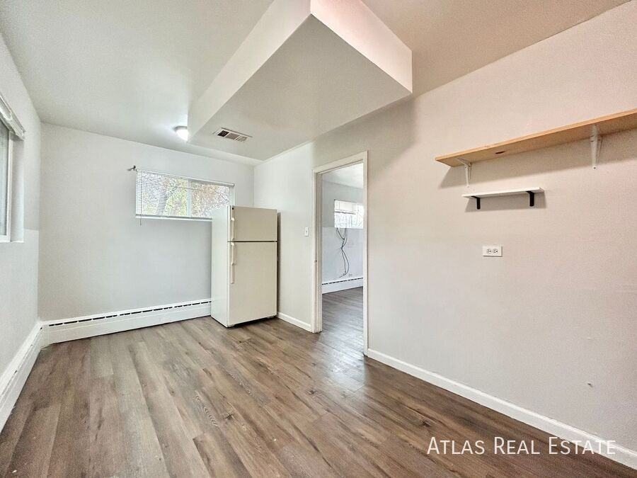 1853 W Mosier Pl - Photo 4 of 14