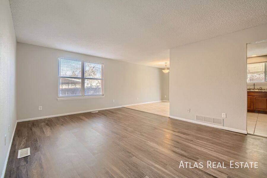 14972 E 45th Ave - Photo 3 of 16