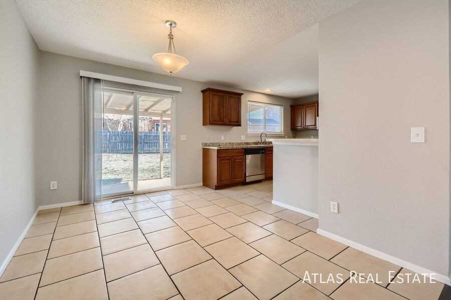 14972 E 45th Ave - Photo 4 of 16