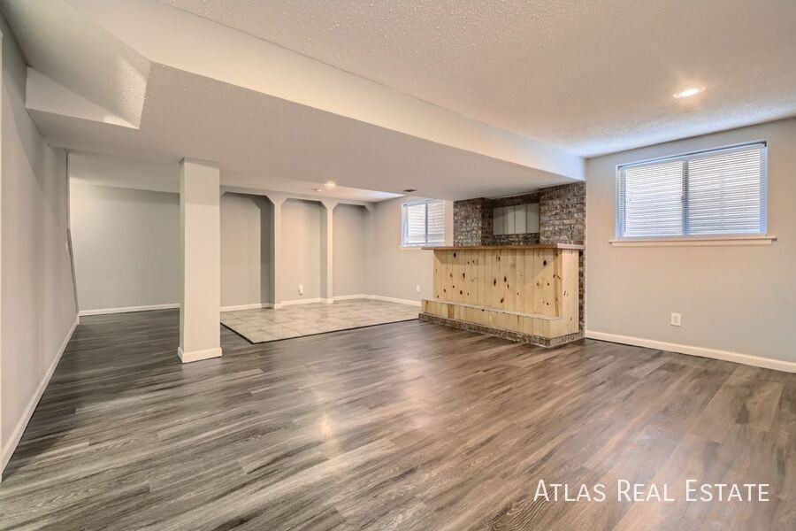 14972 E 45th Ave - Photo 5 of 16