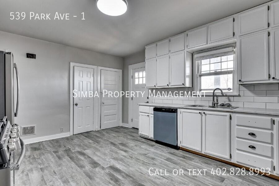 539 Park Ave #1 - Photo 3 of 24