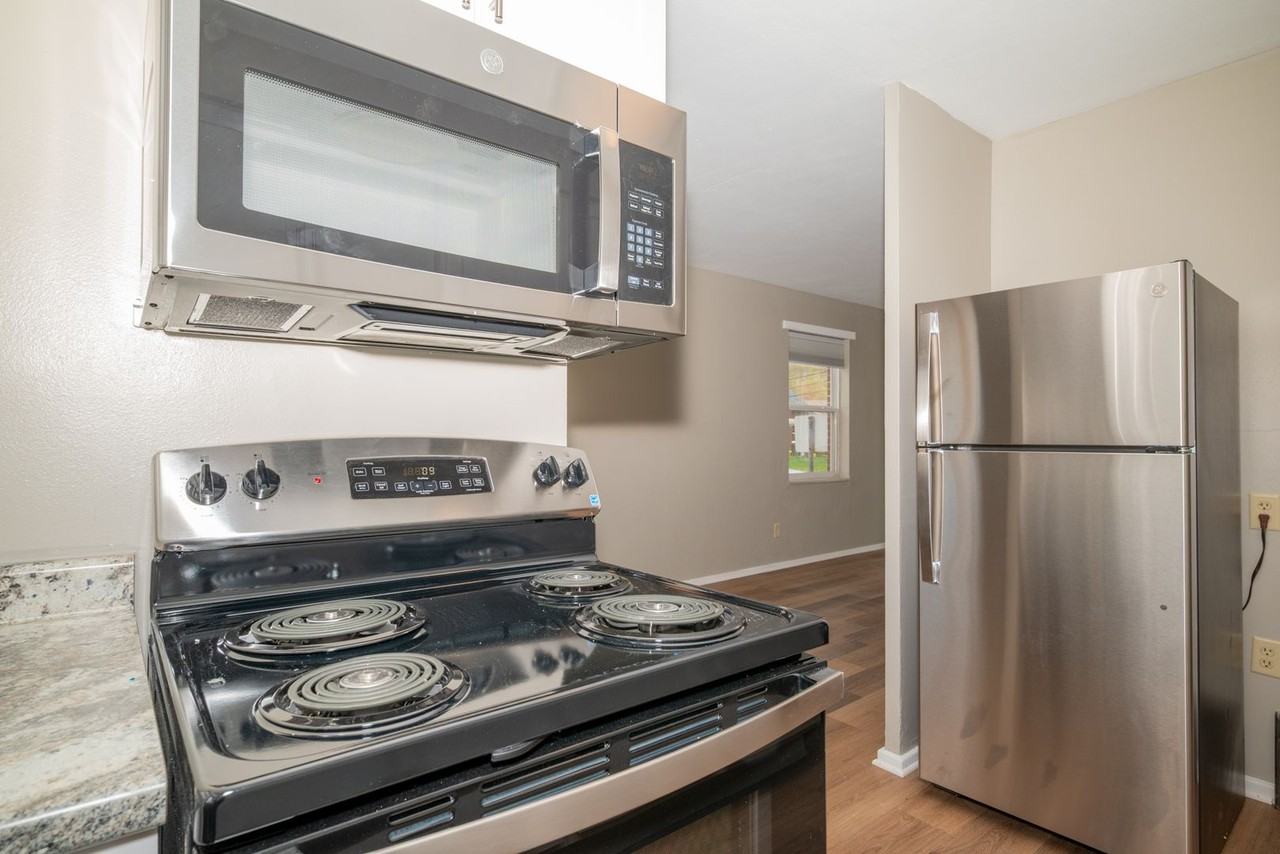 1942 Shiras Ave #1942 - Photo 4 of 13