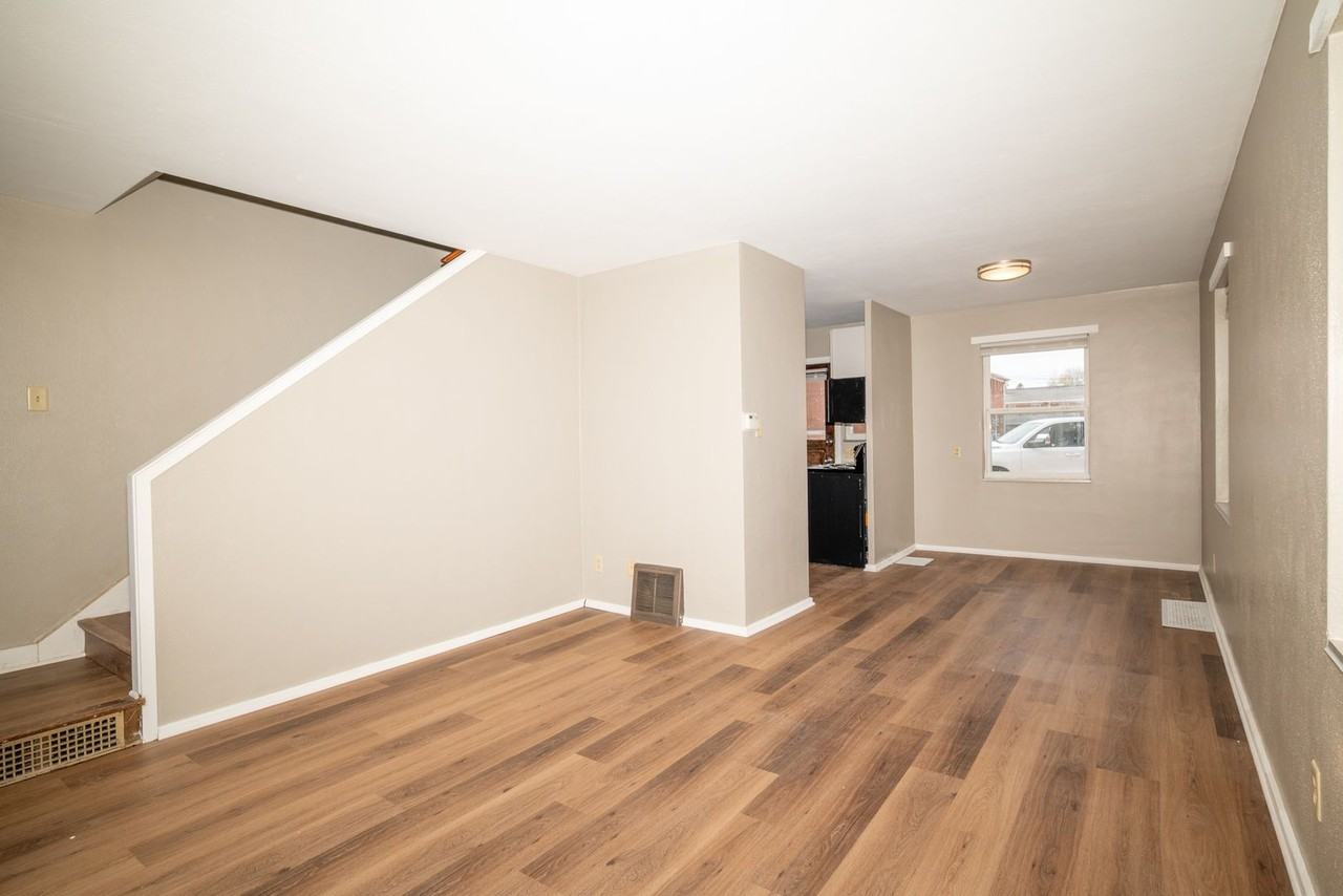 1942 Shiras Ave #1942 - Photo 5 of 13