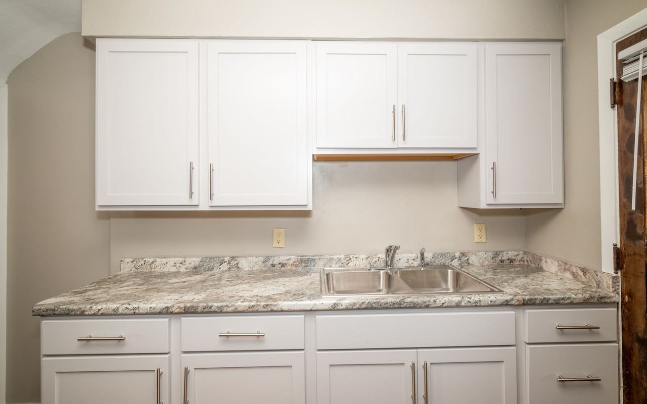 1942 Shiras Ave #1942 - Photo 6 of 13