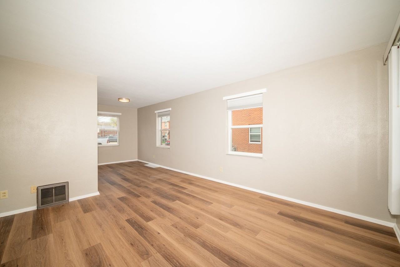 1942 Shiras Ave #1942 - Photo 7 of 13