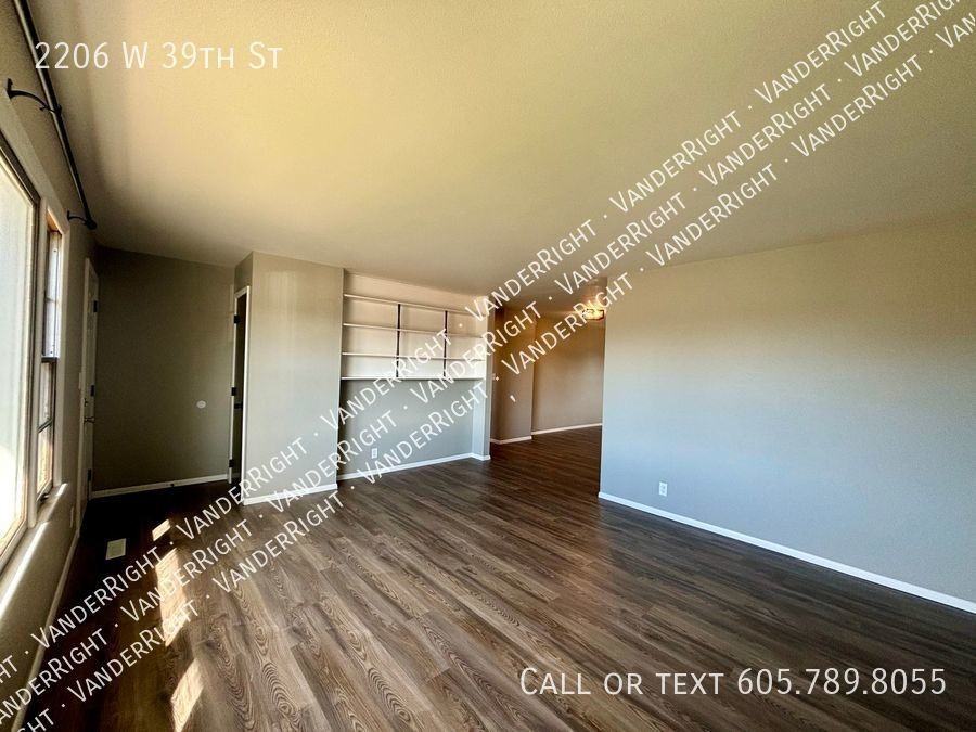2206 W 39th St - Photo 5 of 30