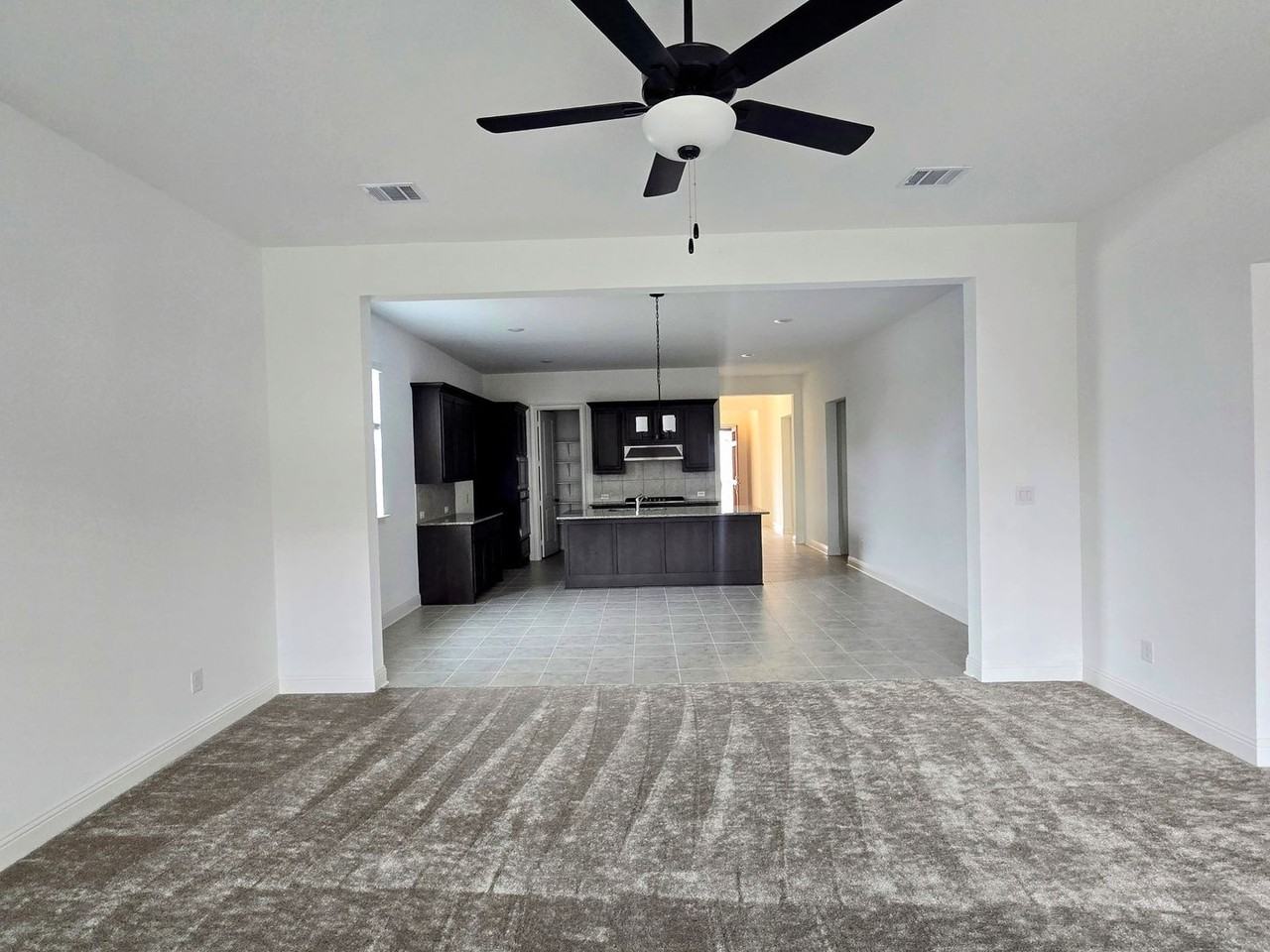 2044 Montgomery Ln - Photo 5 of 23