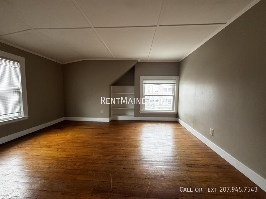 28 Pleasant St #4 - Photo 2 of 9