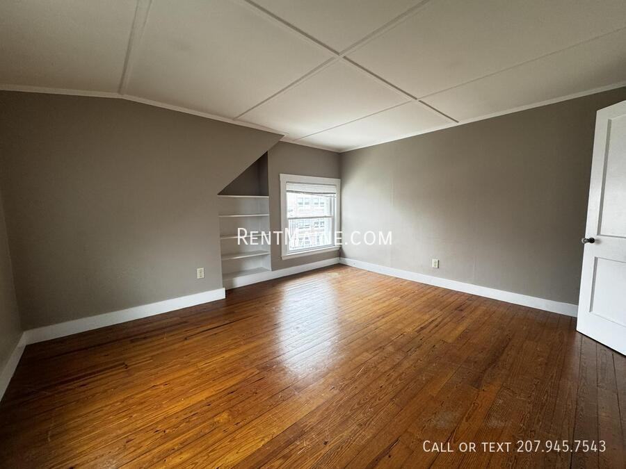 28 Pleasant St #4 - Photo 3 of 9