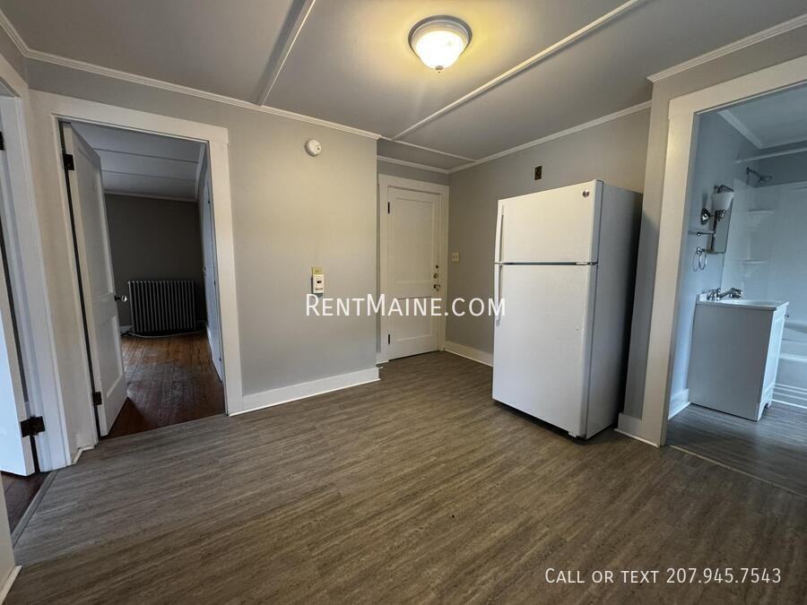 28 Pleasant St #4 - Photo 7 of 9