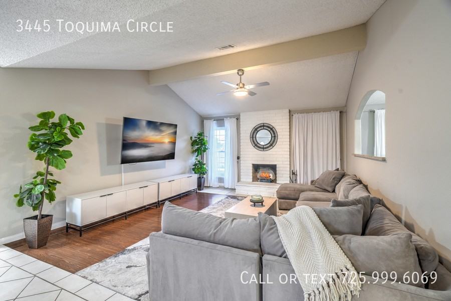 3445 Toquima Cir - Photo 4 of 46