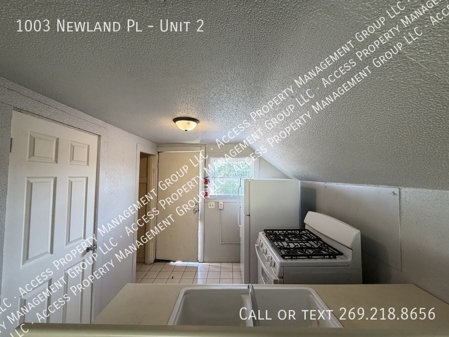 1003 Newland Pl #2 - Photo 3 of 6