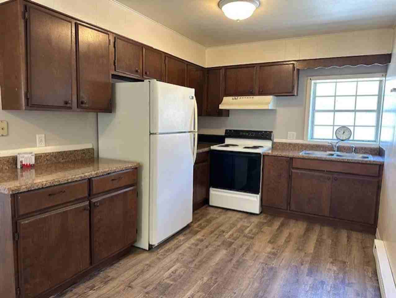 113 Market St - Photo 3 of 10