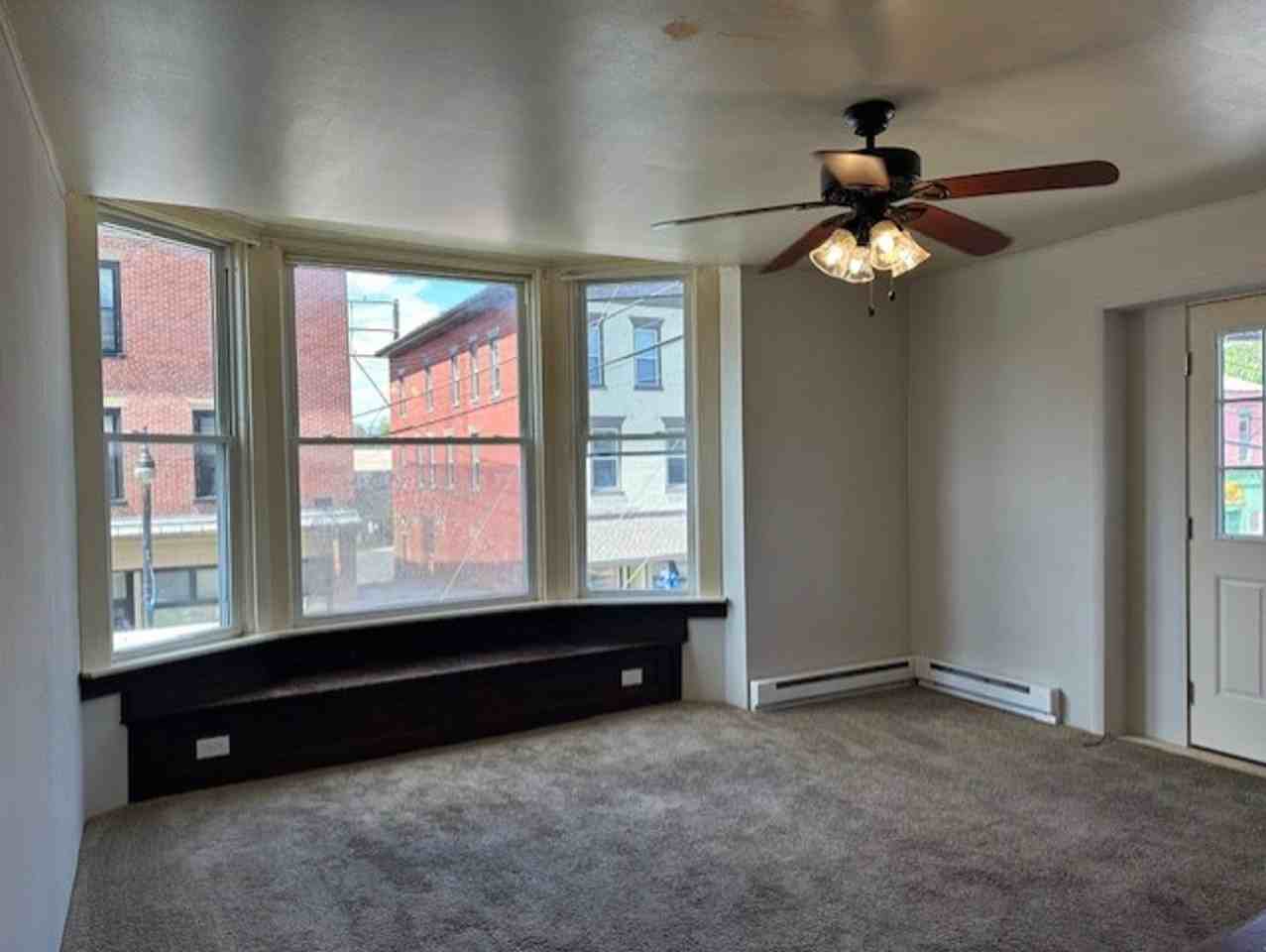 113 Market St - Photo 5 of 10
