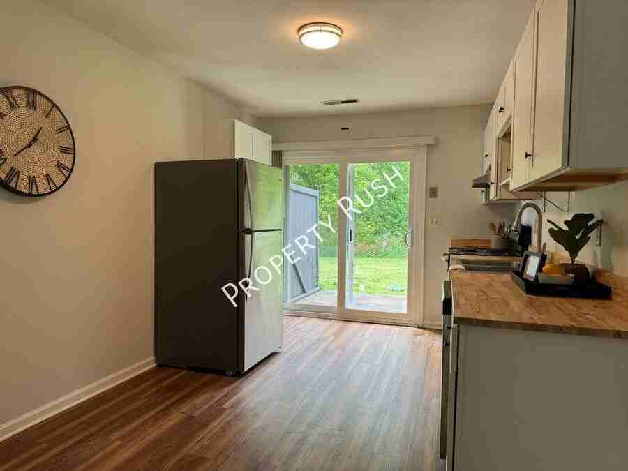 8740 Millard Lee Ln #8740 - Photo 4 of 22