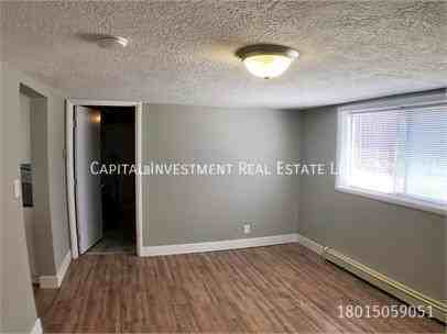 3708 S Mccall St #4 - Photo 5 of 8