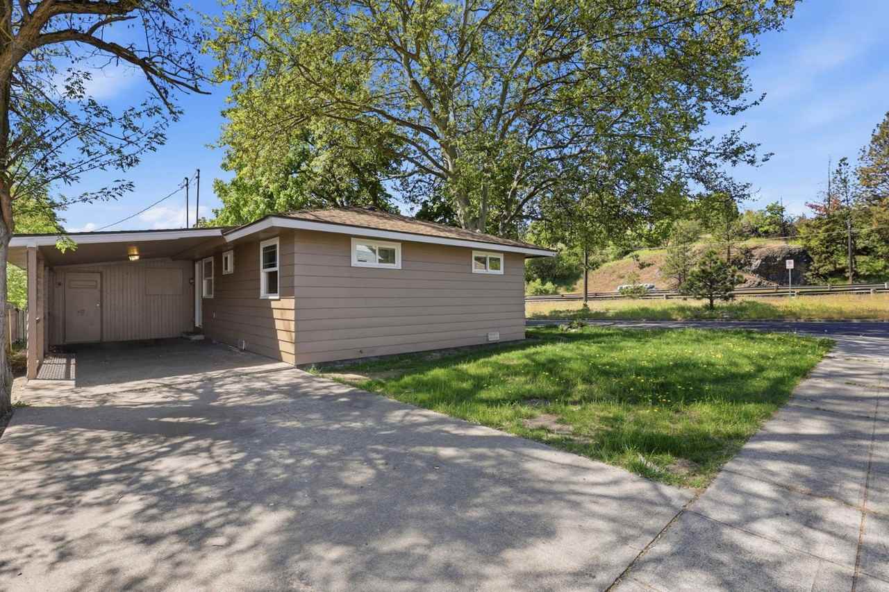 3218 N Maple St #3218 - Photo 2 of 18