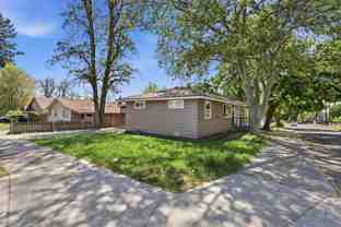 3218 N Maple St #3218 - Photo 1 of 1