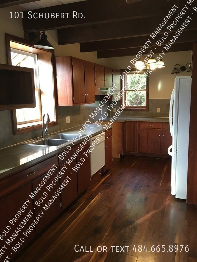 101 Schubert Rd - Photo 4 of 17