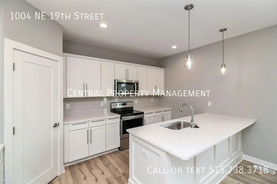 1004 Ne 19th St - Photo 5 of 20