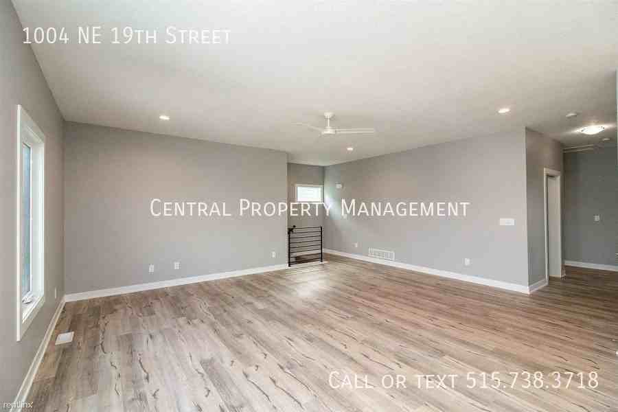 1004 Ne 19th St - Photo 7 of 20