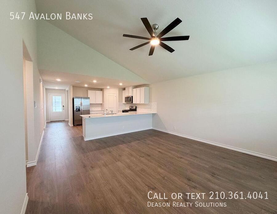 547 Avalon Banks - Photo 2 of 33