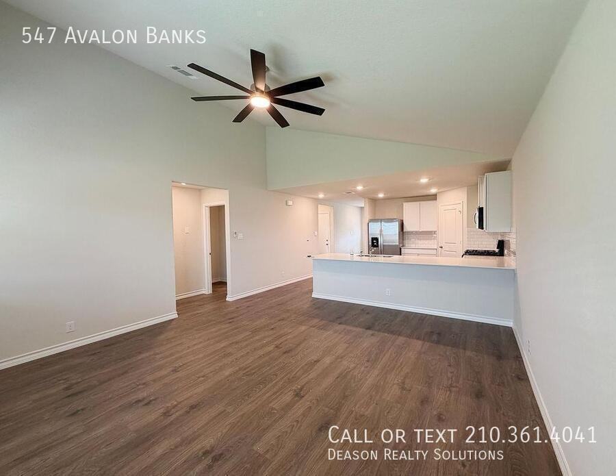 547 Avalon Banks - Photo 3 of 33