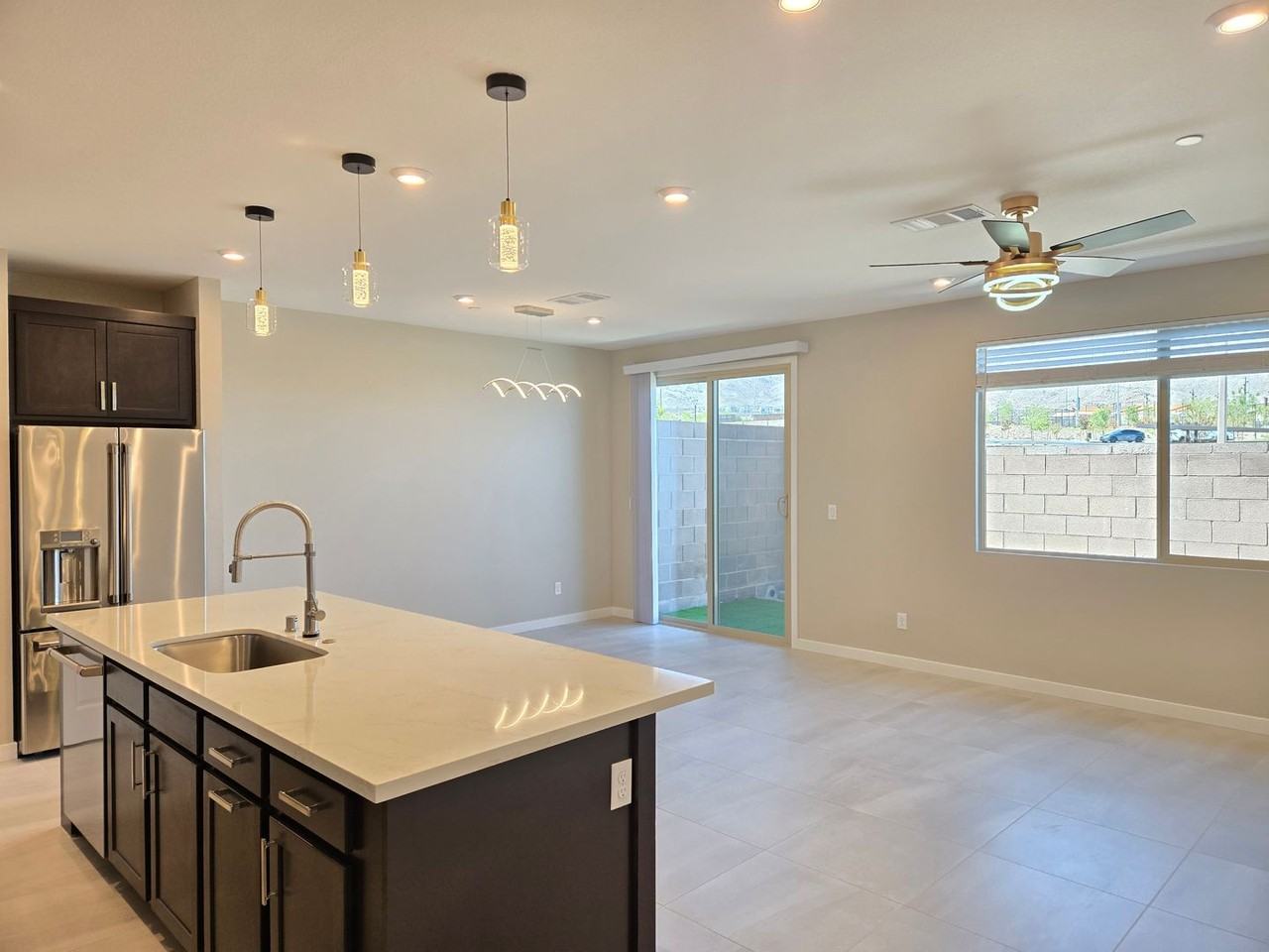 11922 Angle Cliff Ave - Photo 3 of 31