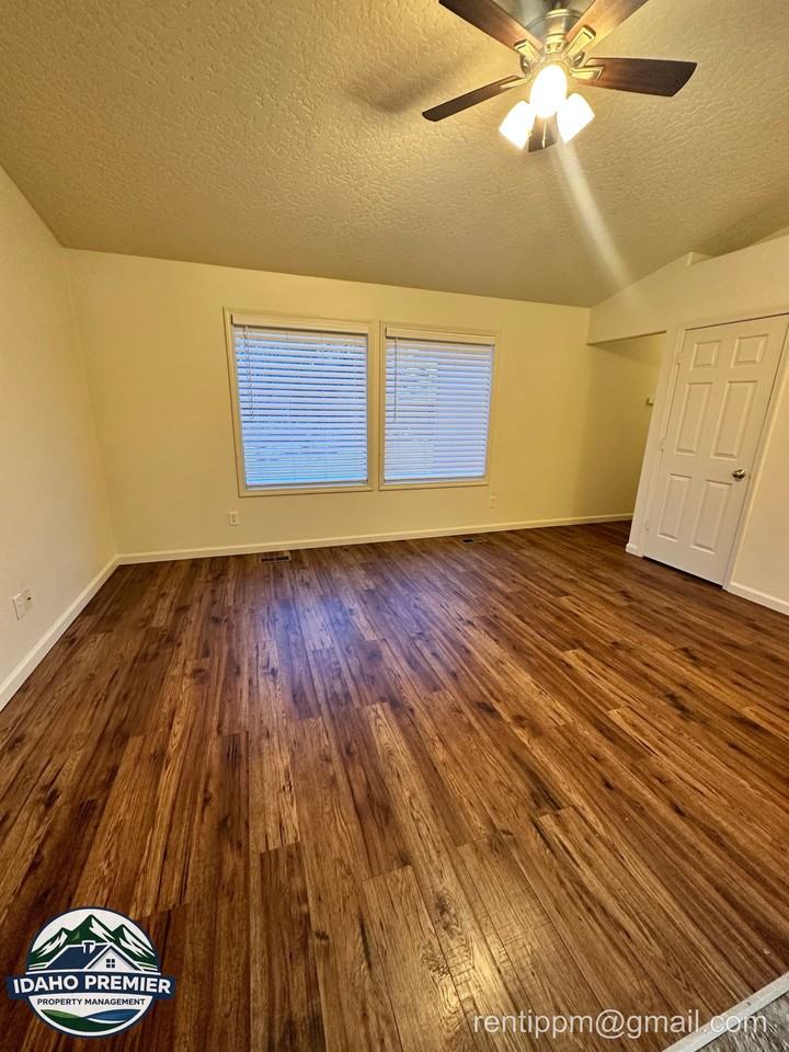 10977 W Altair St #1 - Photo 6 of 29
