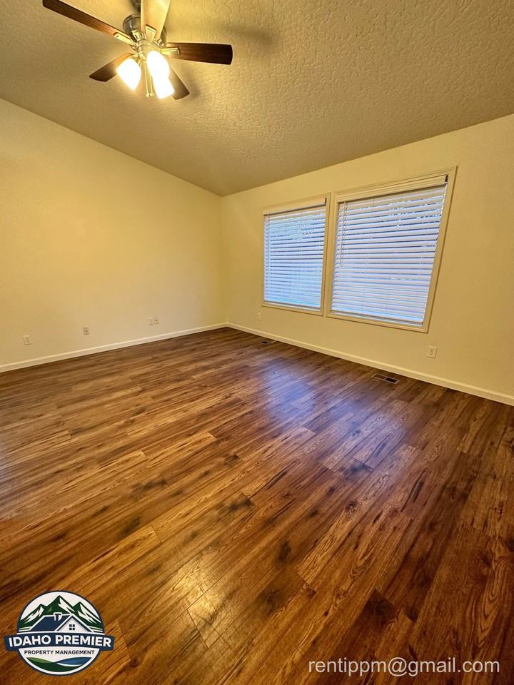 10977 W Altair St #1 - Photo 7 of 29