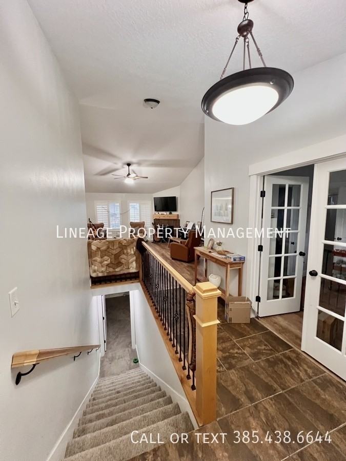9722 N Horizon Dr - Photo 3 of 15