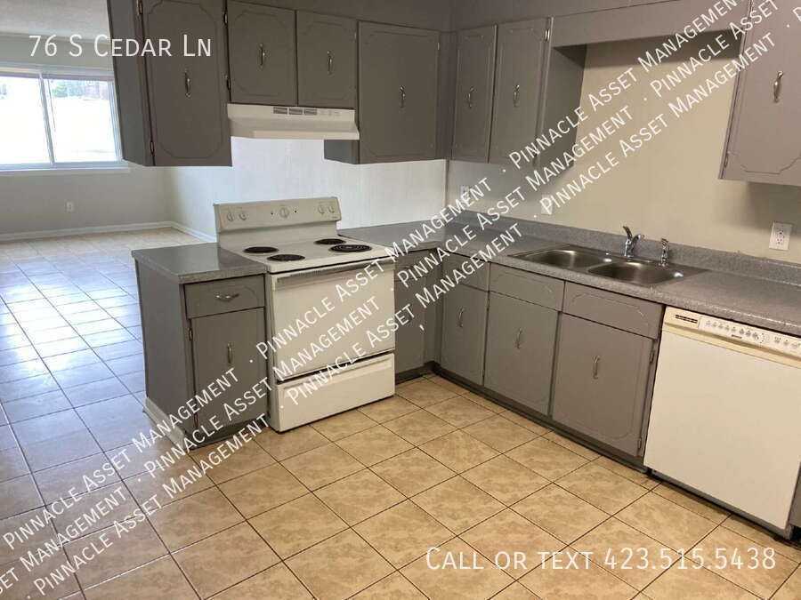 76 S Cedar Ln - Photo 4 of 17