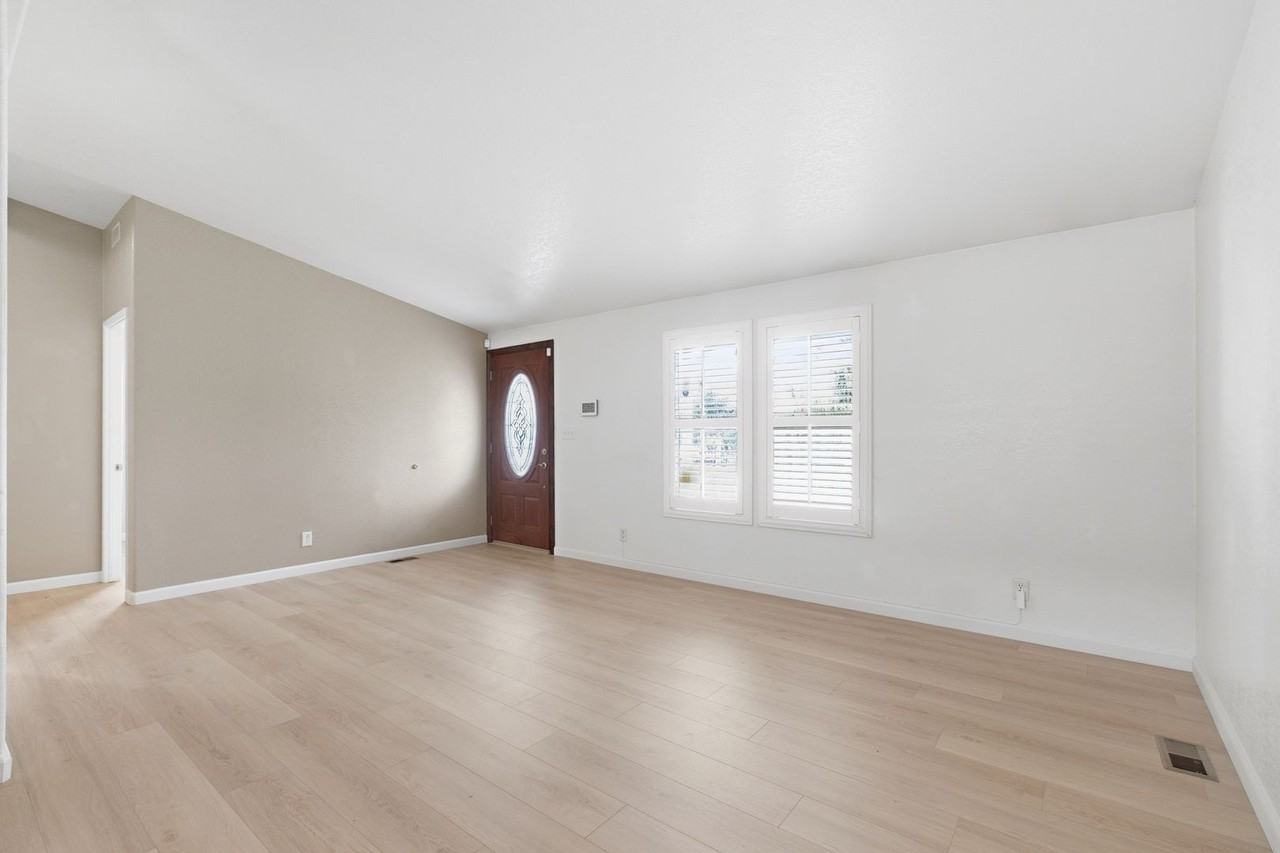 6361 Charles Ave - Photo 2 of 42