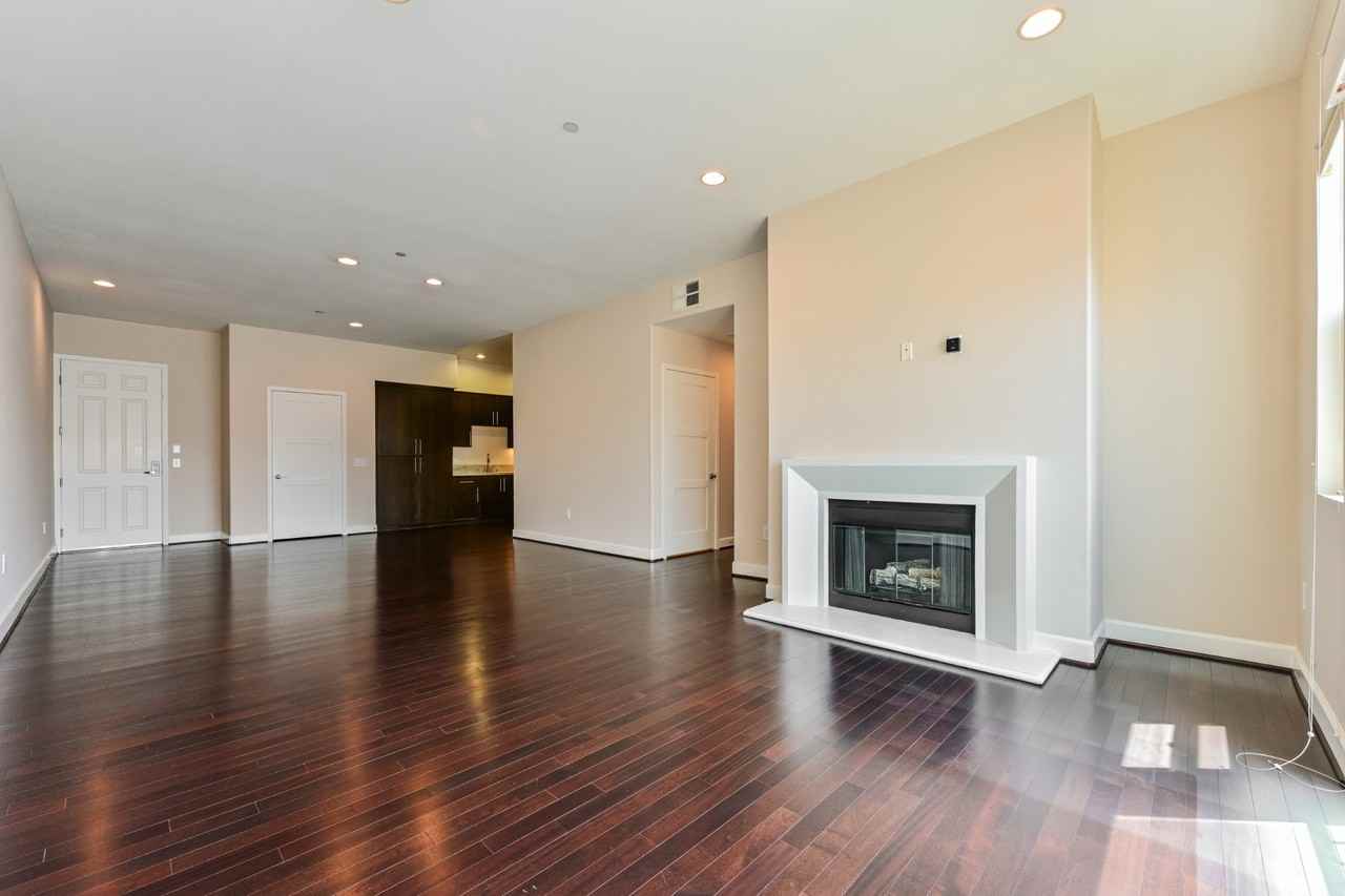10878 Bloomfield St #407 - Photo 4 of 16