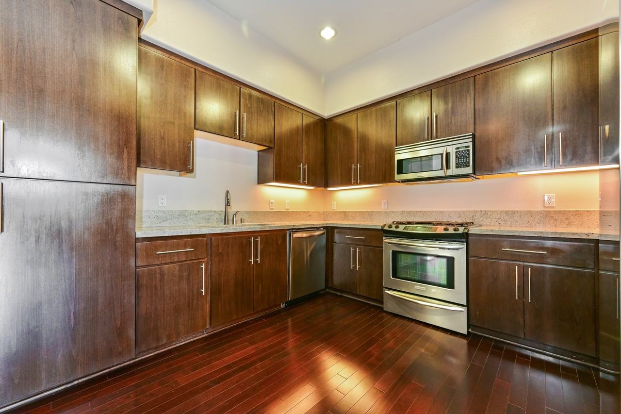 10878 Bloomfield St #407 - Photo 6 of 16