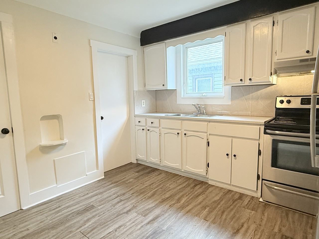 1227 Henry Ford Centre Dr #MAIN - Photo 3 of 18