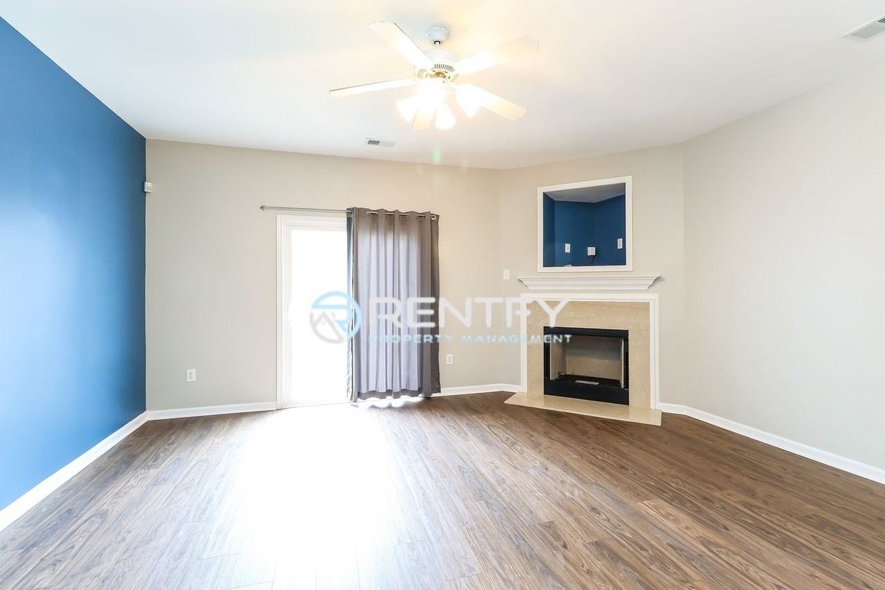 18478 Streamline Ct - Photo 4 of 15