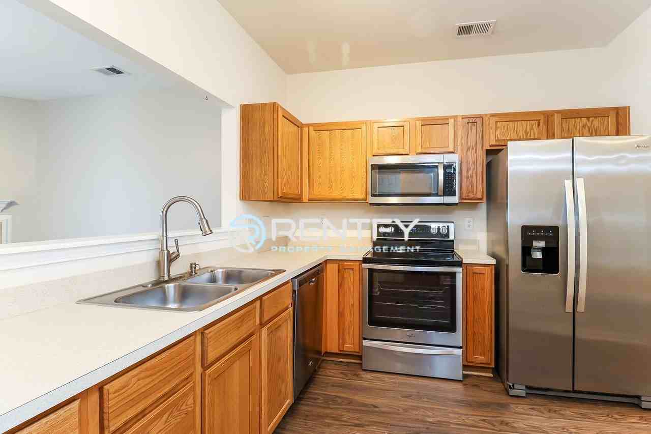 18478 Streamline Ct - Photo 6 of 15