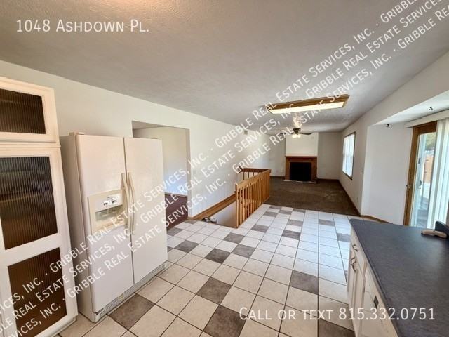 1048 Ashdown Pl - Photo 5 of 19