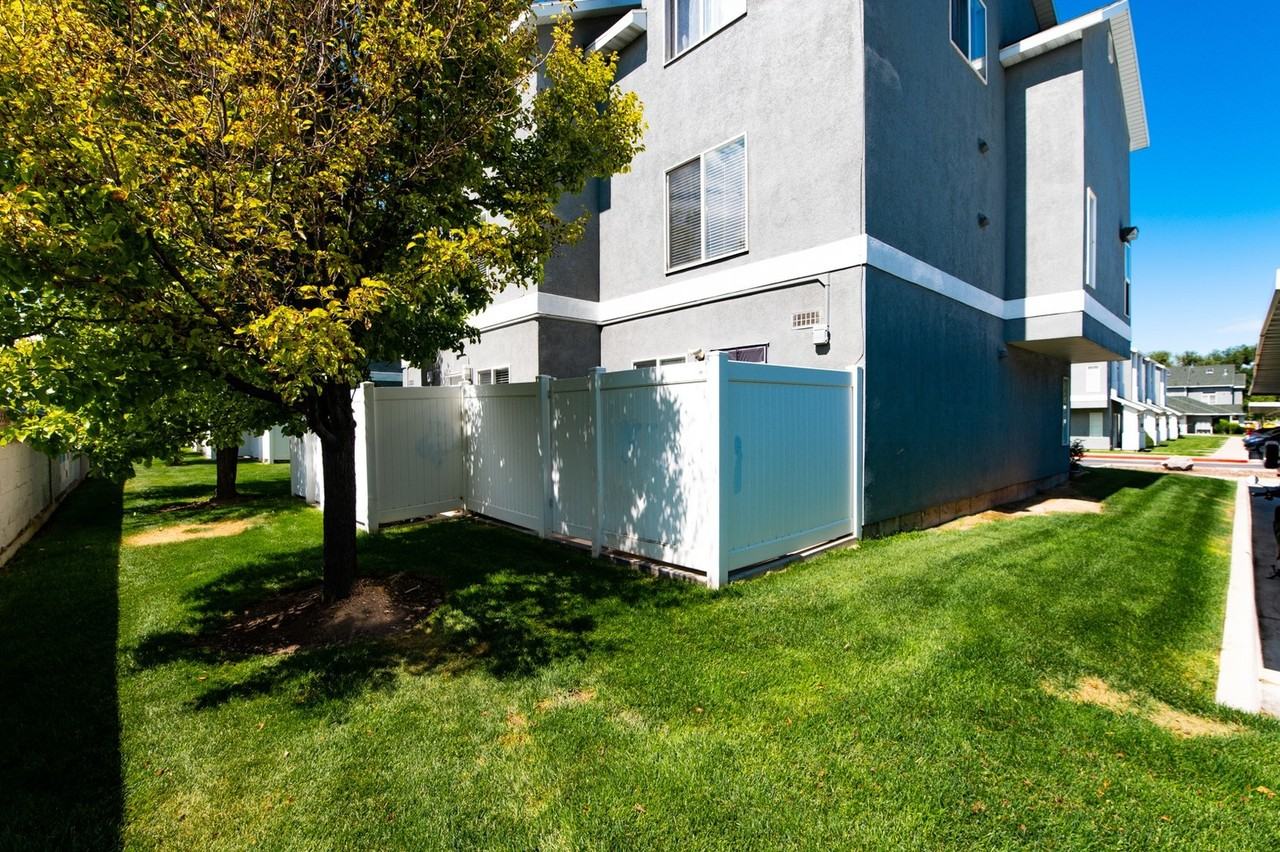 475 N Redwood Rd #56 - Photo 3 of 21