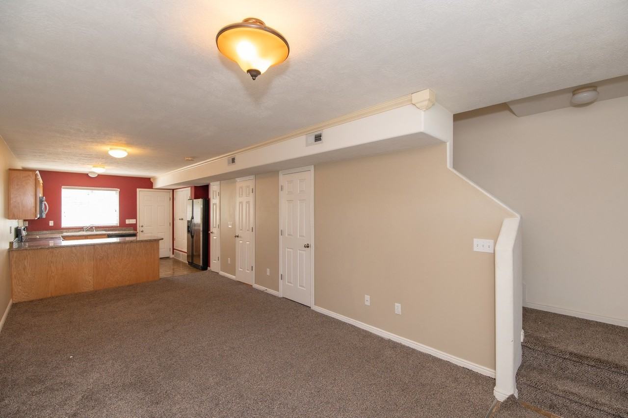 475 N Redwood Rd #56 - Photo 7 of 21