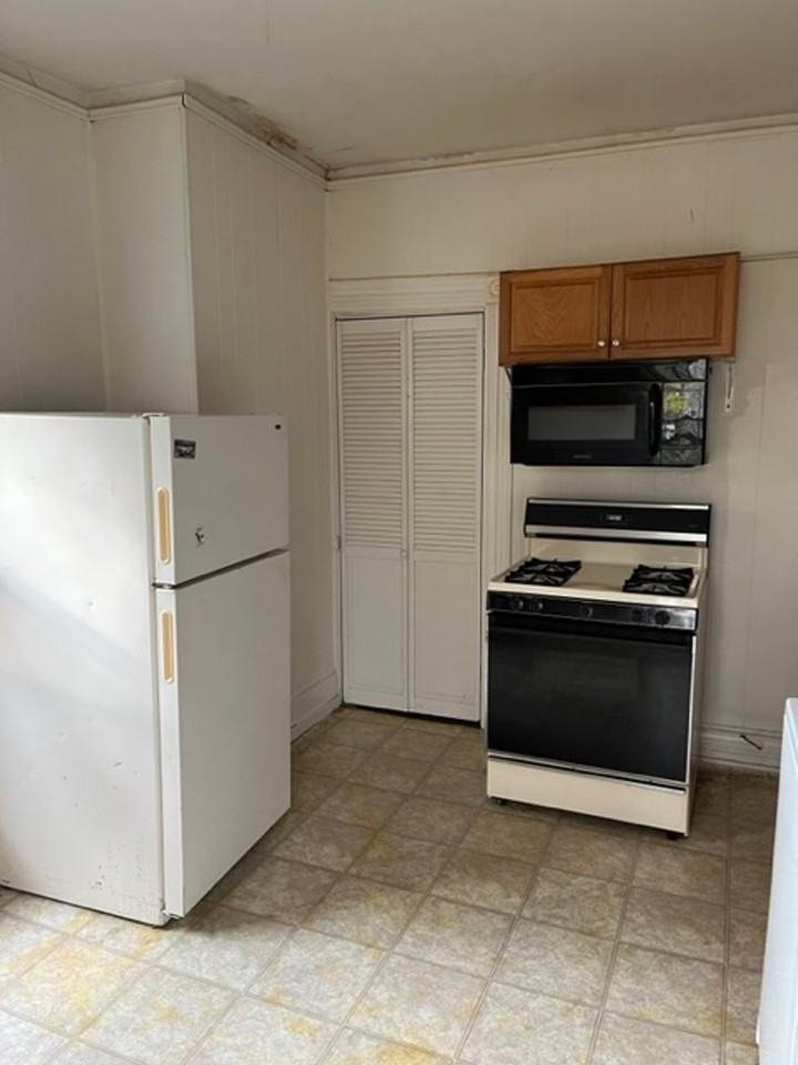 639 N 5th St - Photo 6 of 8