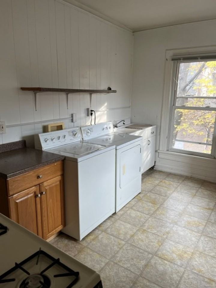 639 N 5th St - Photo 7 of 8